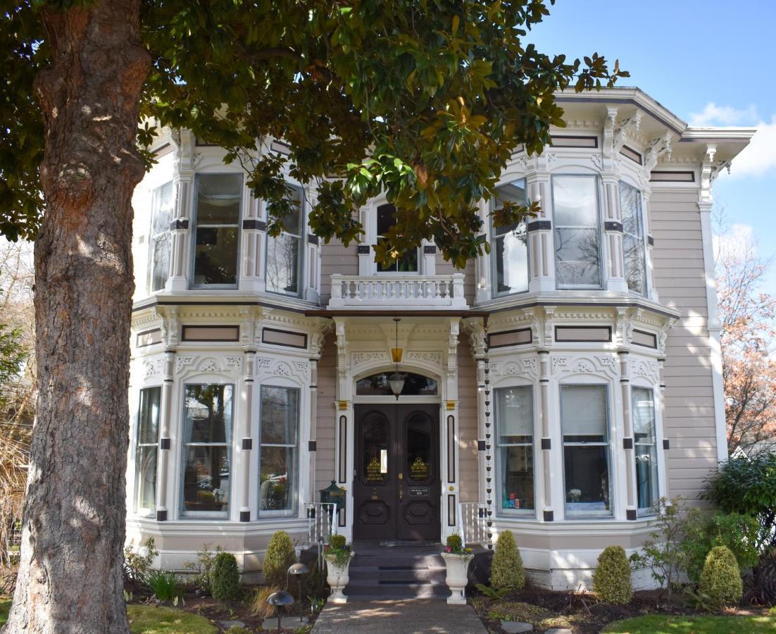 Mccall House Boutique Hotel アシュランド エクステリア 写真